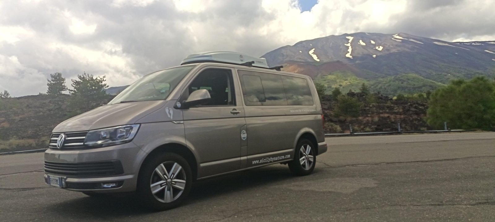 Veicolo utilizzato per i trasferimenti durante le esperienze Sicily by Nature